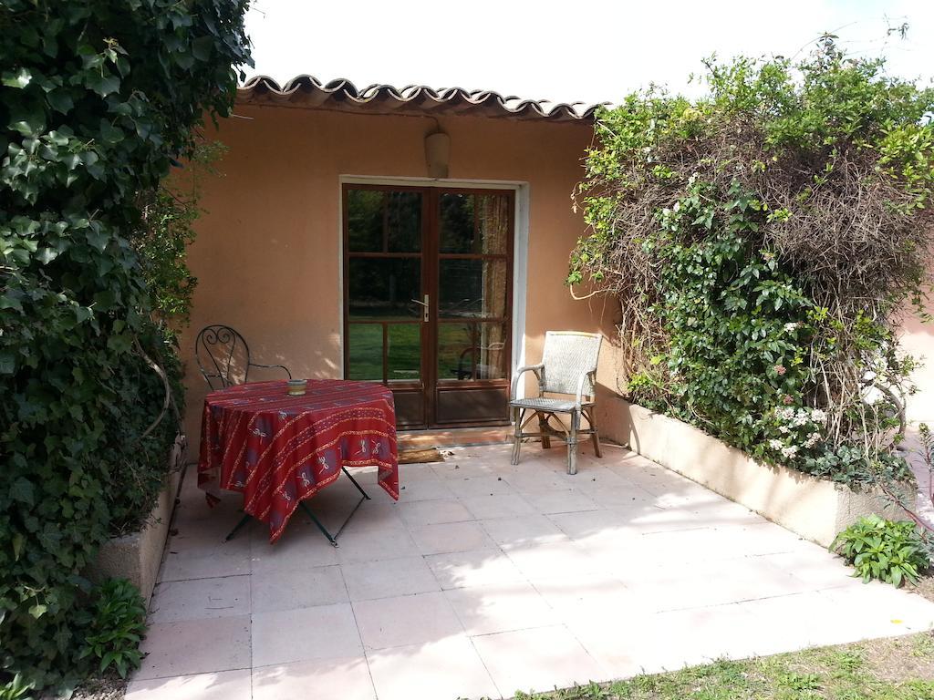 Bed and Breakfast Mas La Provence LʼIsle-sur-la-Sorgue Zimmer foto