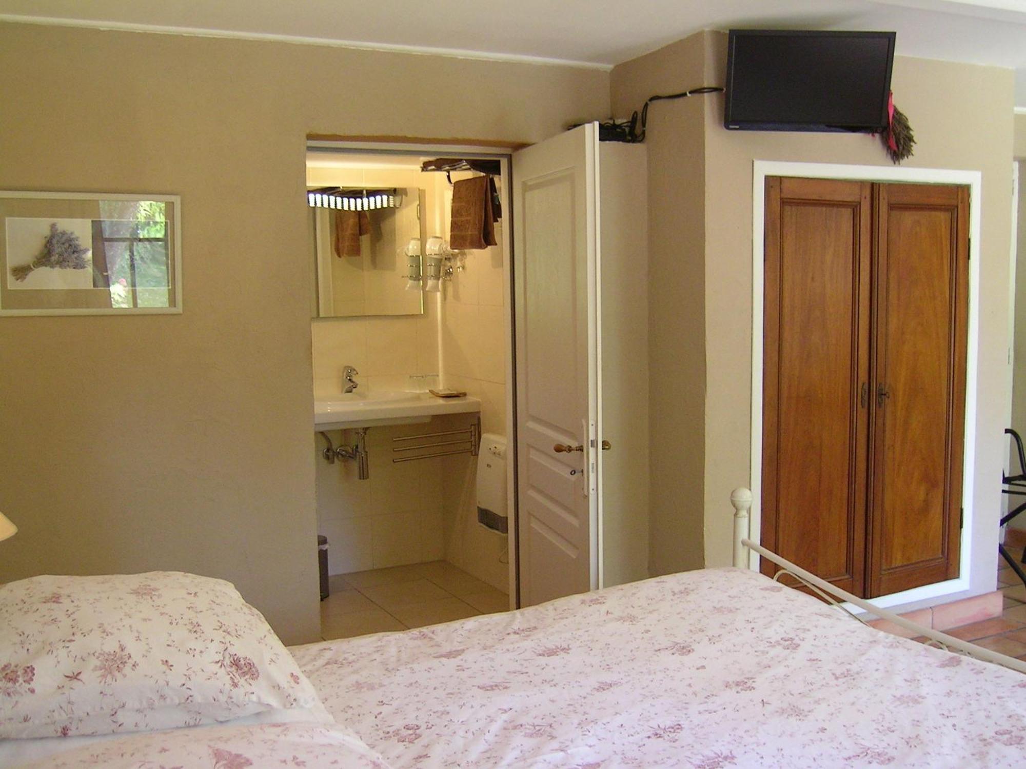 Bed and Breakfast Mas La Provence LʼIsle-sur-la-Sorgue Zimmer foto
